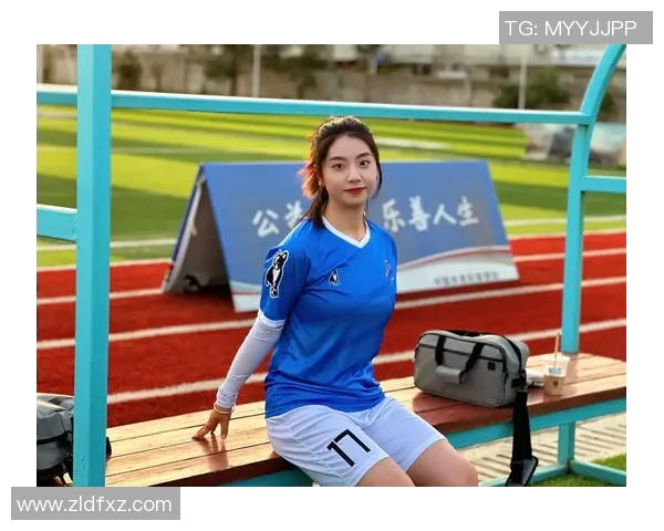 足球明星小姐姐高清写真展现青春活力与运动魅力的完美结合